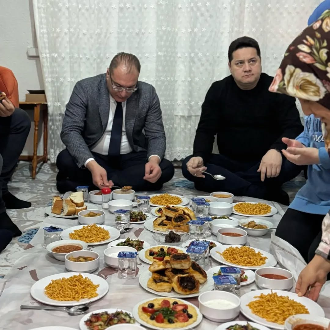 Bolvadin Kaymakamı Ali Arıkan ve Belediye Başkanı Derviş Aynacı, ilçede