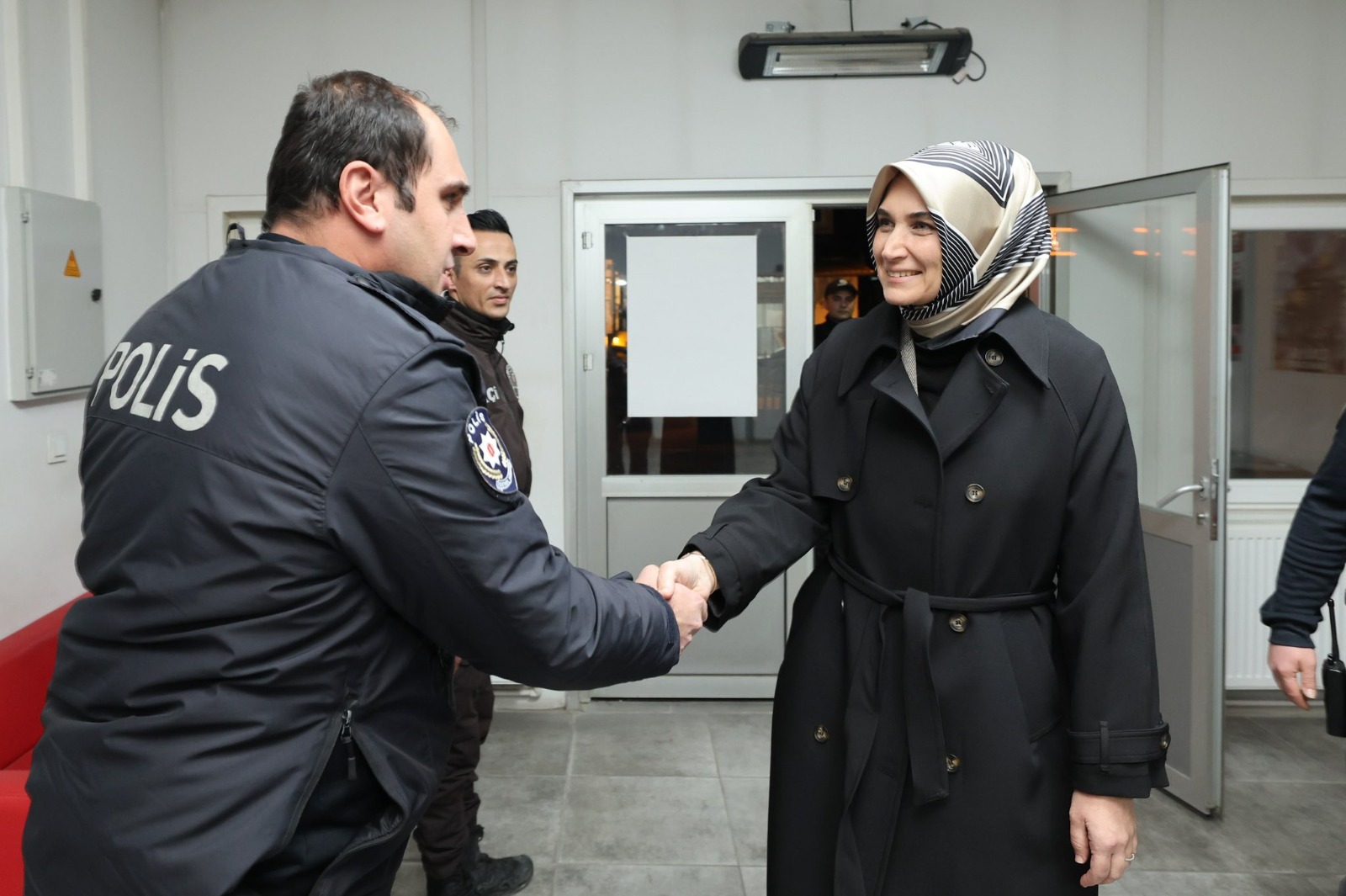 Afyonkarahisar Valisi Doç. Dr. Kübra Güran Yiğitbaşı, Erenler Polis Noktasını