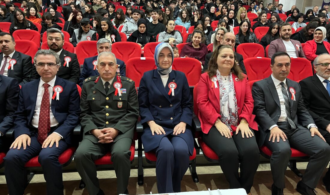 Afyonkarahisar Valiliği tarafından Şehit Kerim Üye Konferans Salonu’nda İstiklal Marşı’nın
