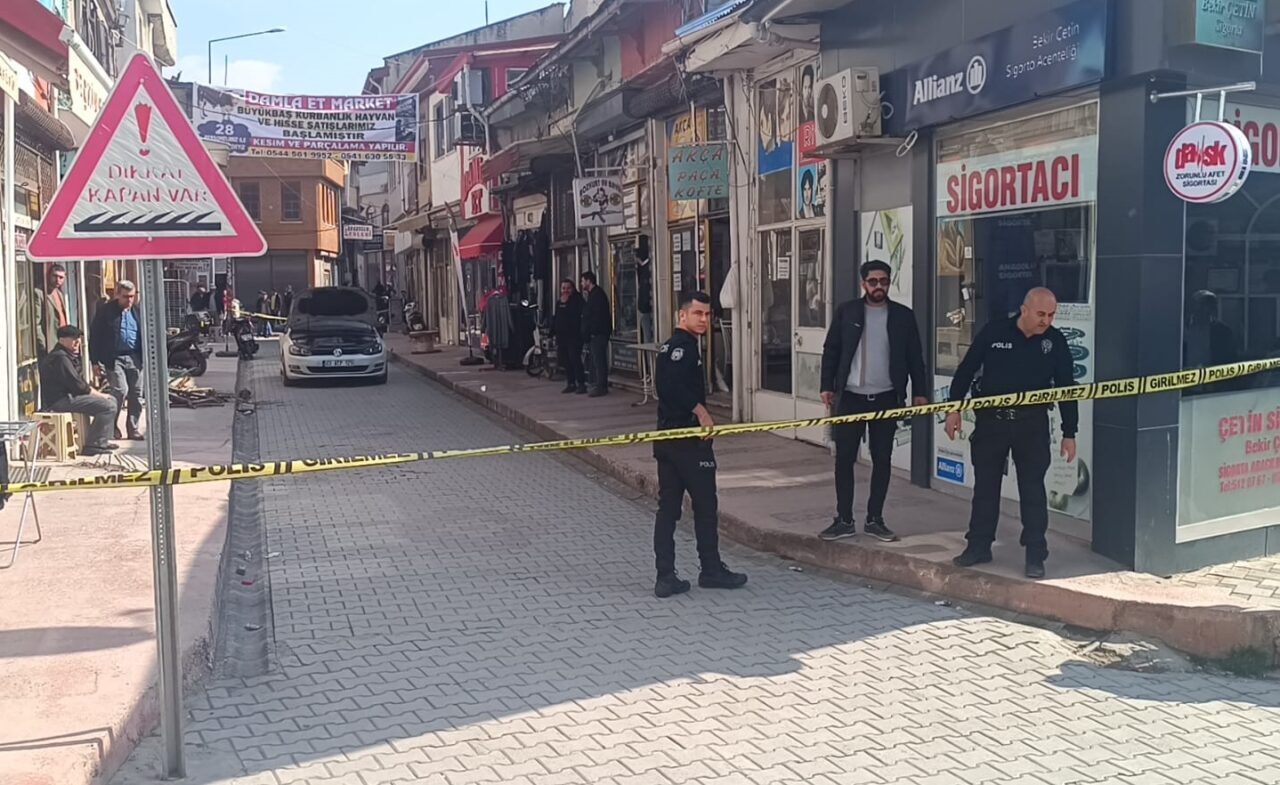 Afyonkarahisar'ın Sandıklı ilçesinde el şakası yüzünden çıkan kavgada 6 kişi