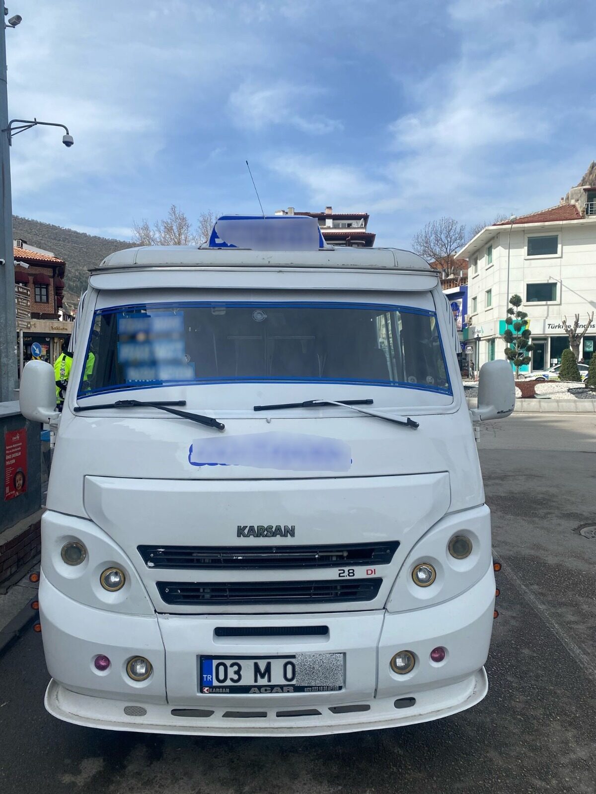 AFYONKARAHİSAR (AA) – Afyonkarahisar'da ikiz plaka kullandığı belirlenen minibüs sürücüsüne