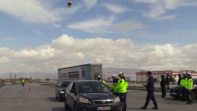 AFYONKARAHİSAR (AA) – Afyonkarahisar'da jandarma ekiplerince hava destekli trafik denetimi