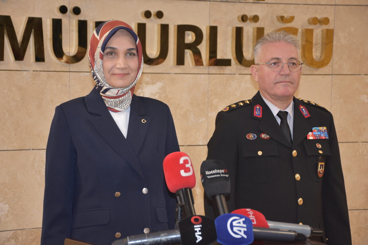 AFYONKARAHİSAR (AA) – Afyonkarahisar Valisi Kübra Güran Yiğitbaşı, Ramazan Bayramı