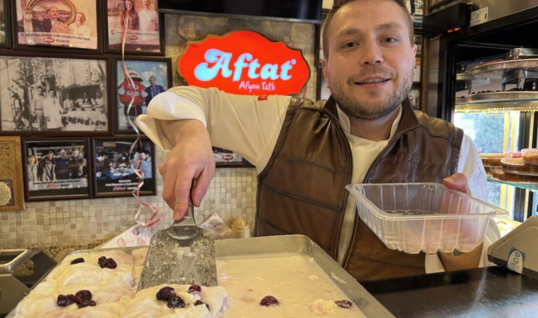 AFYONKARAHİSAR (AA) – Afyonkarahisar'da ramazan dolayısıyla tatlı satışları arttı. Uzunçarşı