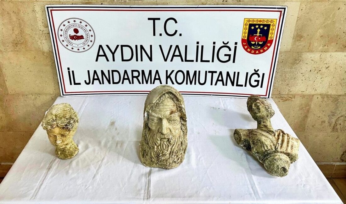 Aydın’ın Germencik ilçesinde bir otomobilde Roma dönemine ait olduğu değerlendirilen