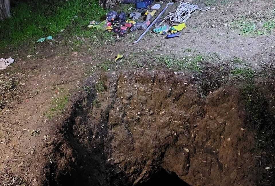 Aydın’ın Didim ilçesinde sit alanında kaçak kazı yaparken suçüstü yakalanan
