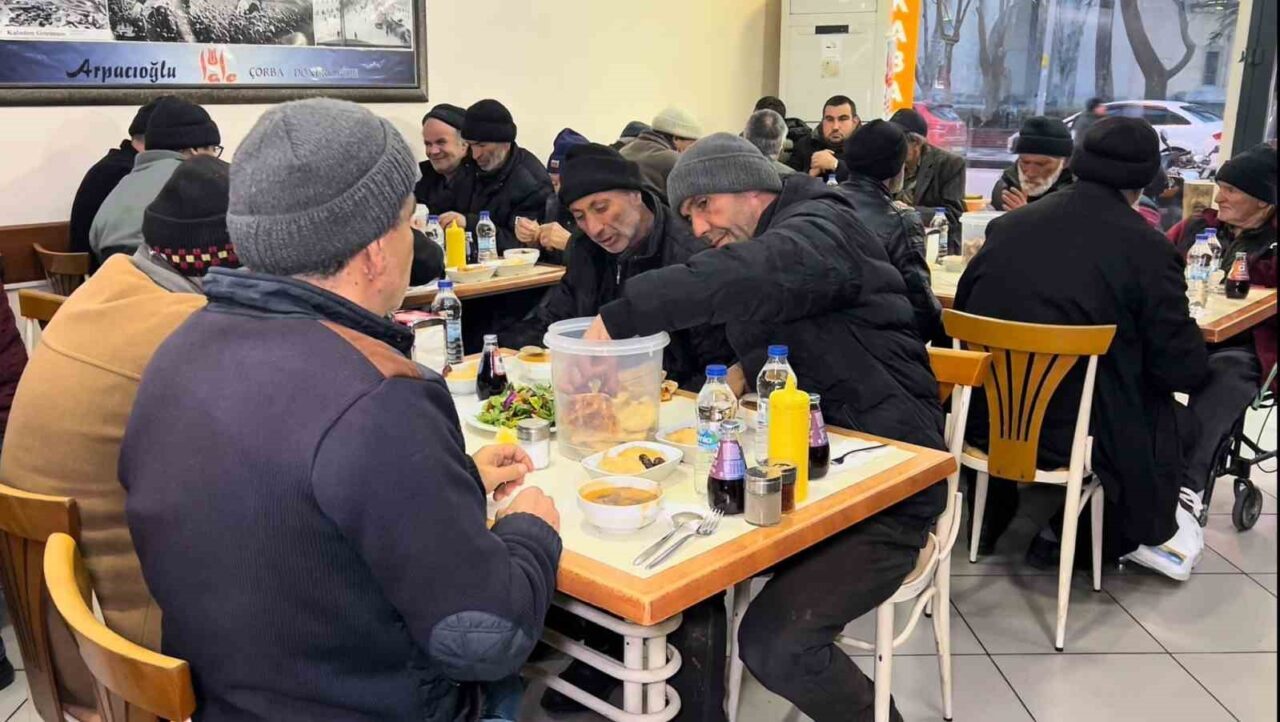 Afyonkarahisar’da yaklaşık 40 yıldır faaliyet gösteren restoran her yıl Ramazan
