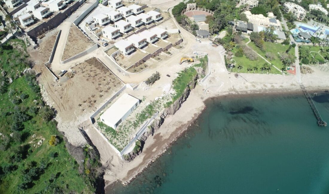 Muğla'nın Bodrum ilçesinde, denize dolgu yaptığı öne sürülen firmaya idari