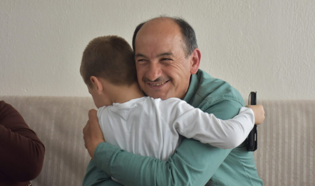 - Afyonkarahisar'da yaşayan üç çocuklu Reyhan ve Mehmet Elmas çifti,