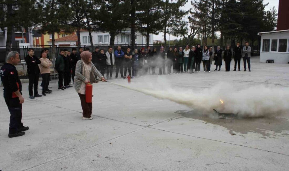 Engelli bakım merkezi personeline afet ve yangın eğitimi verildi Afyonkarahisar İl Afet ve Acil Durum Müdürlüğü tarafından engelli bakım