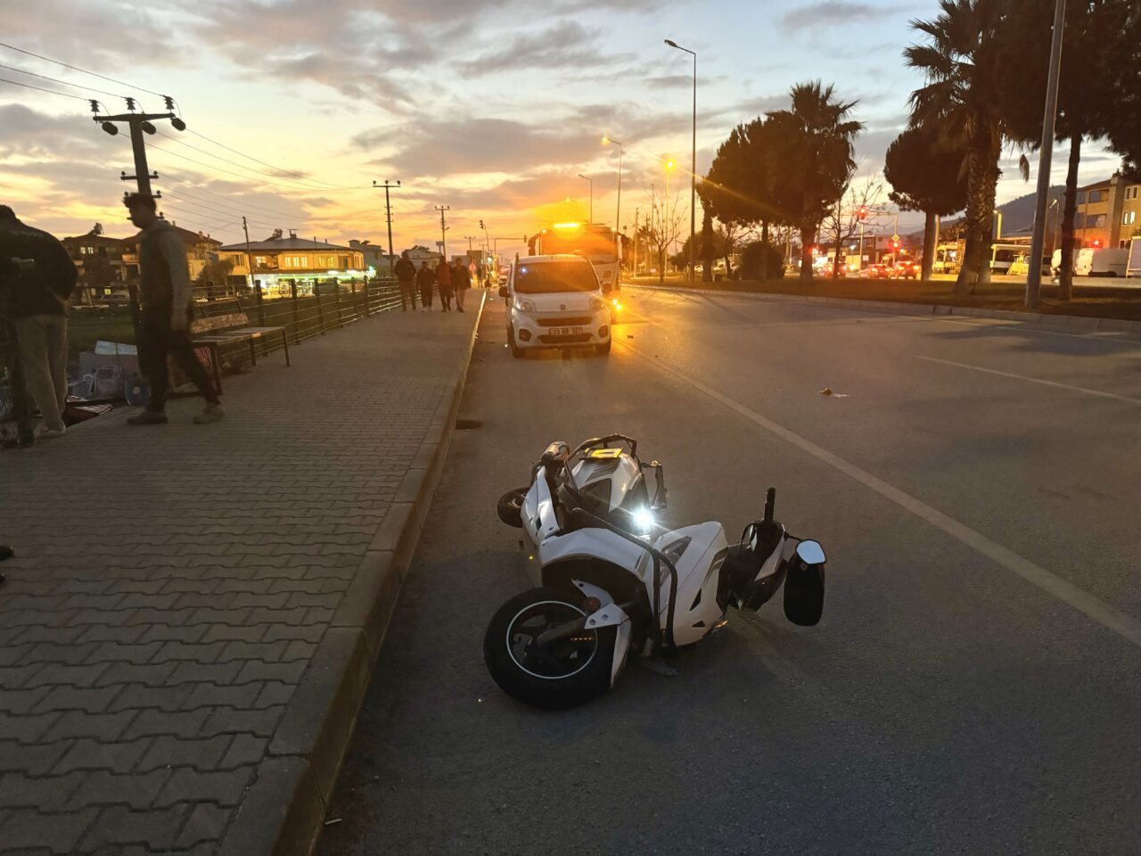 Muğla’nın Fethiye ilçesinde otomobille çarpışan motosikletin sürücüsü yaşamını yitirdi. Suriye