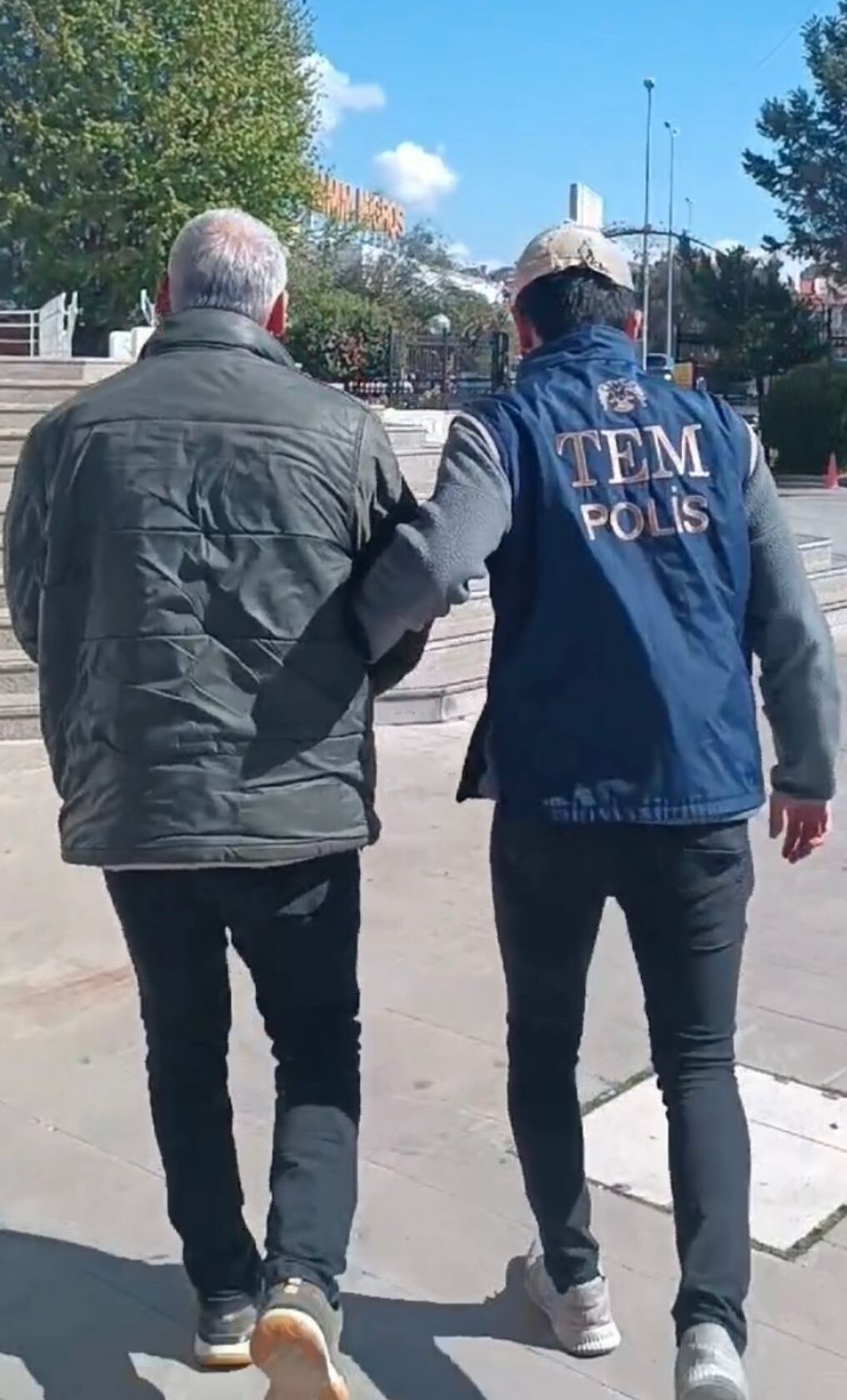 - Muğla'nın Fethiye ilçesinde FETÖ'ye üye olmak suçundan hakkında 3