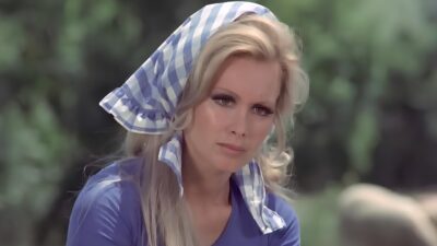 Türk sinemasının önemli isimlerinden, Yeşilçam dönemi oyuncusu Filiz Akın, İstanbul’da