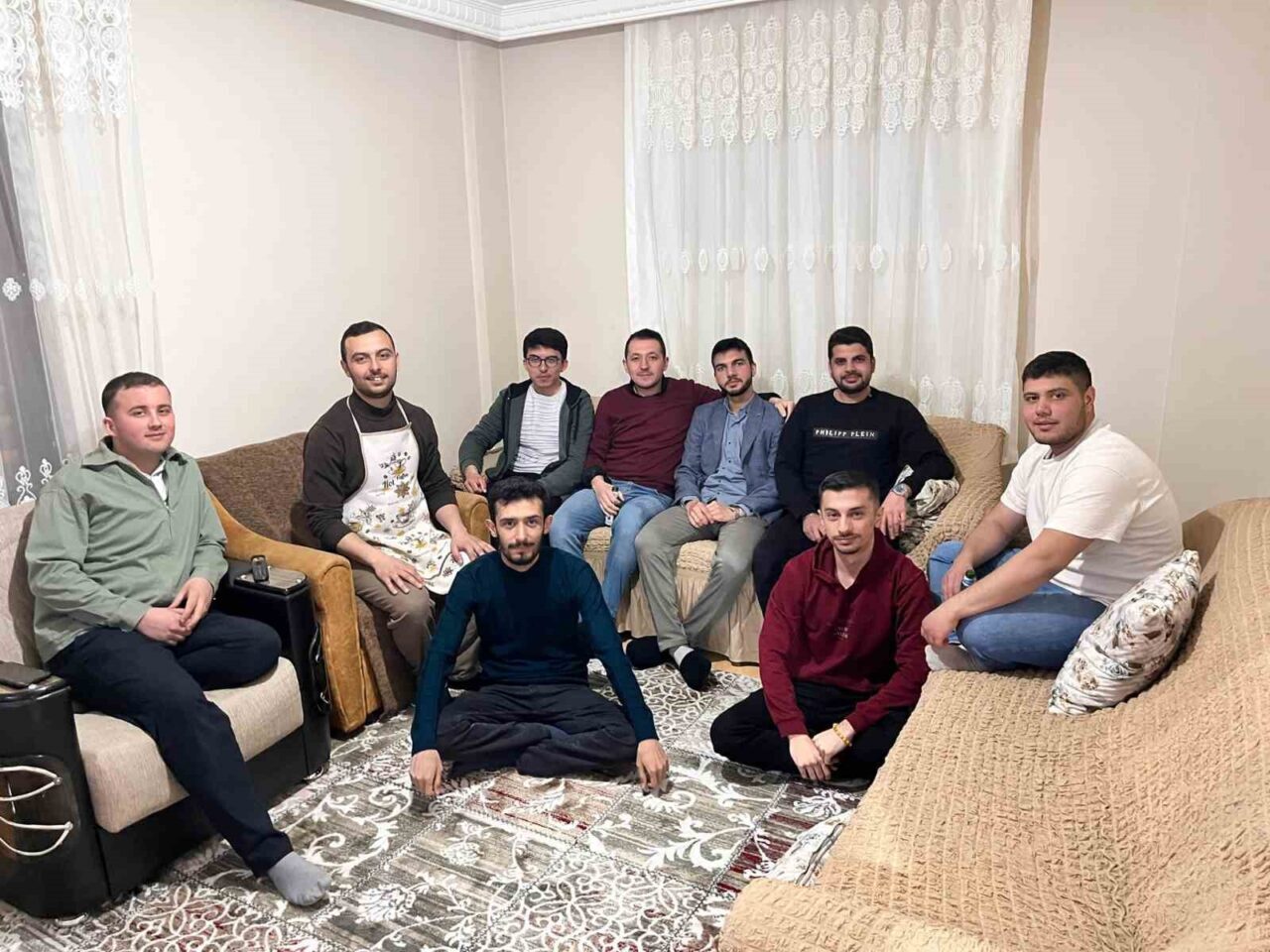 Türkiye Diyanet Vakfı Afyonkarahisar Gençlik Yönetim Kurulu üyeleri iftarda buluştu.