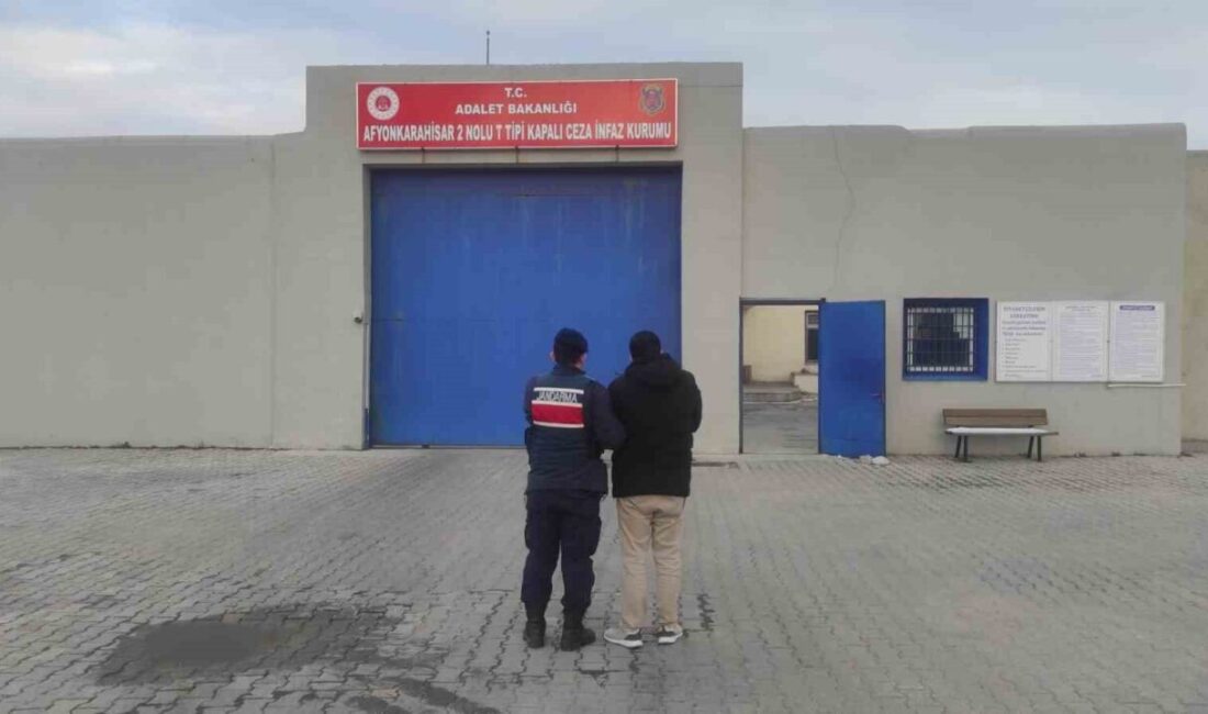 Afyonkarahisar’da 12 yıl 11 ay 15 gün hapis cezasıyla aranan
