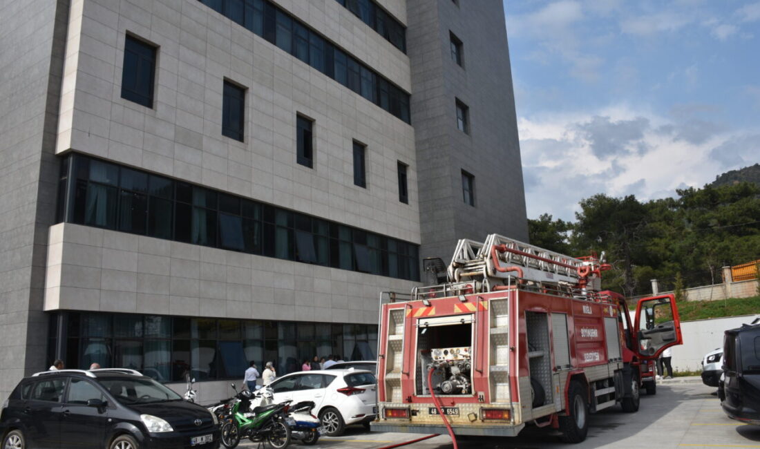 
Beldibi Mahallesi'ndeki hastanenin alt katında bulunan bilgi işlem bölümündeki güç