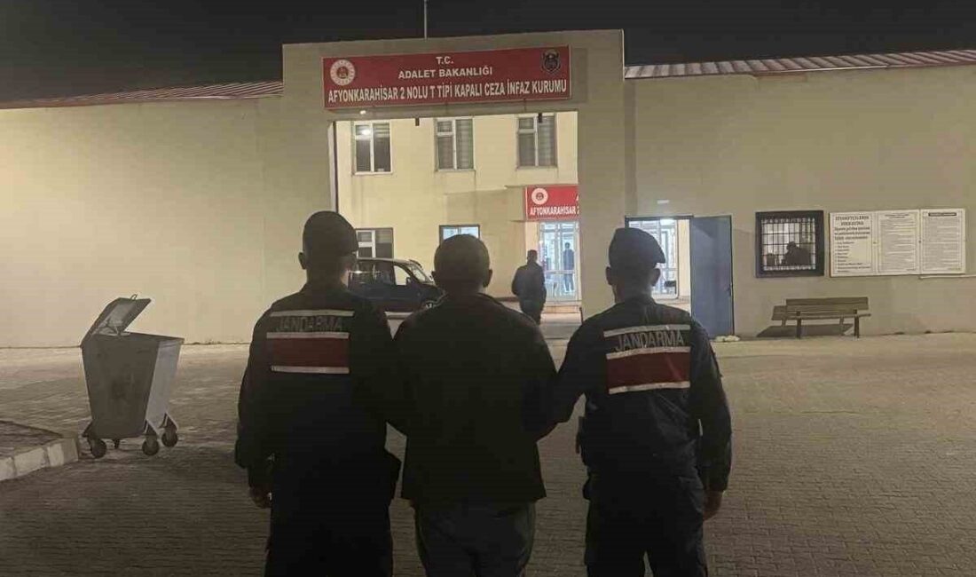 Hırsızlık suçundan aranan şahsı jandarma yakaladı Afyonkarahisar’da 3 yıl 9 ay hapis cezasıyla aranan bir şahıs