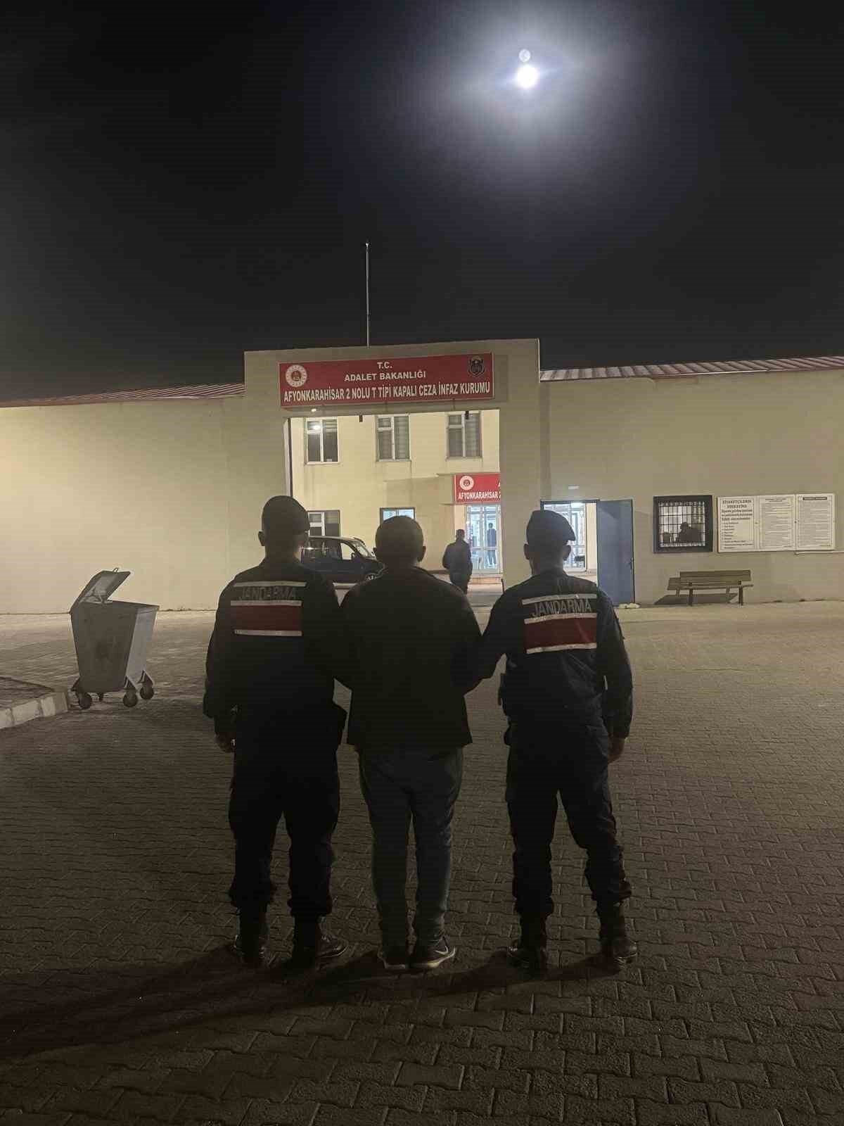Afyonkarahisar’da 3 yıl 9 ay hapis cezasıyla aranan bir şahıs
