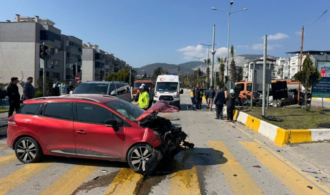 Aydın'ın Söke ilçesinde iki otomobilin çarpışması sonucu 1 kişi hayatını