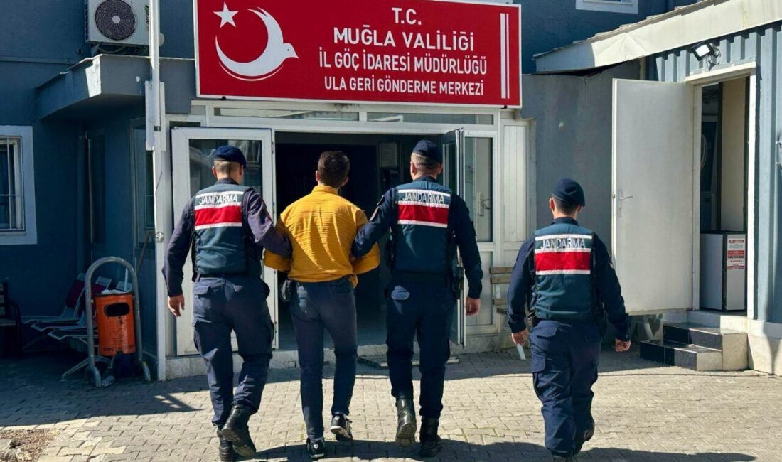 Interpol tarafından "nitelikli hırsızlık" suçundan kırmızı bültenle aranan yabancı uyruklu