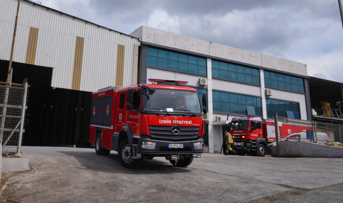 izmir'in Aliağa ilçesinde bir fabrikada meydana gelen patlamada 1 işçi