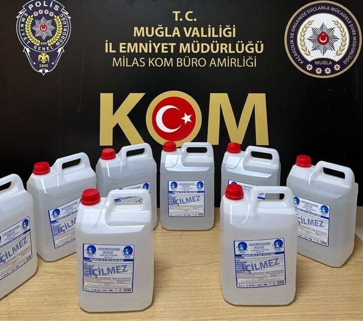 Muğla'nın Bodrum, Marmaris ve Milas ilçelerinde kaçakçılıkla mücadele kapsamında düzenlenen