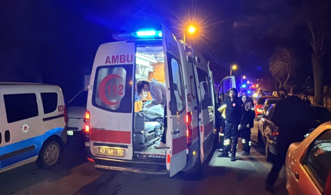 Kütahya’da bir apartman dairesinde çıkan yangında dumandan etkilenen 5 kişi