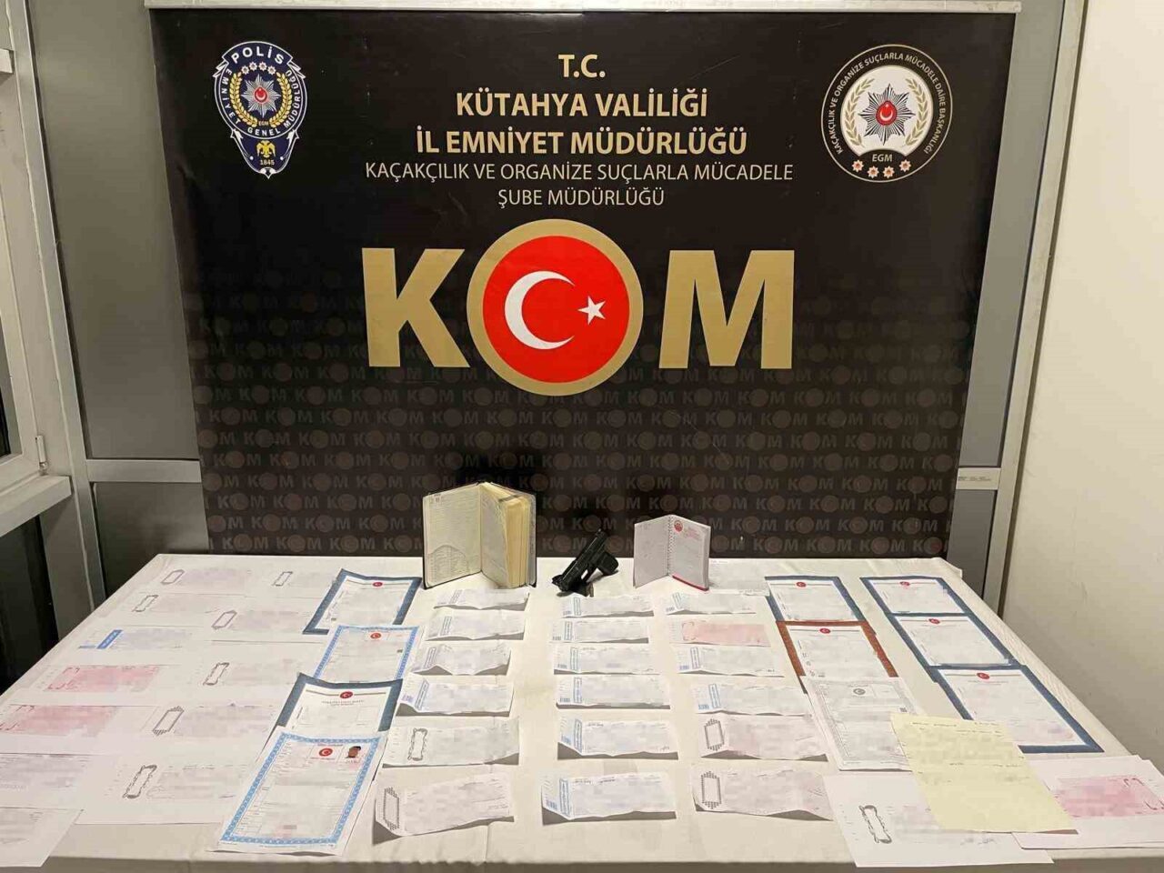 Kütahya’da Kaçakçılık ve Organize Suçlarla Mücadele Şube Müdürlüğünce gerçekleştirilen tefeci