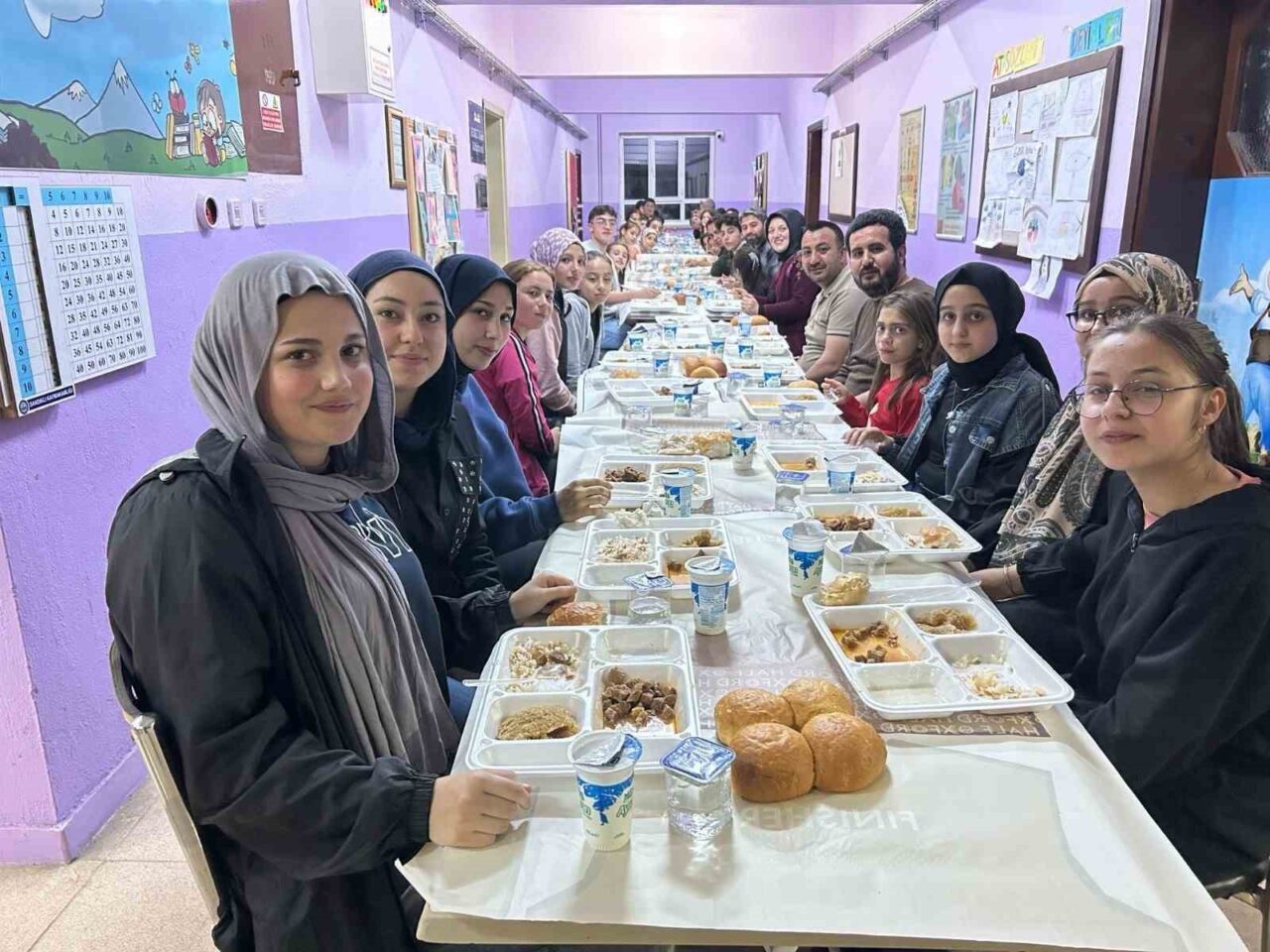 Afyonkarahisar’ın Sandıklı ilçesine bağlı Kızık köyündeki Mehmet Yaşar Ortaokulu yönetimi