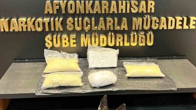 Afyonkarahisar’da polis tarafından şüphe üzerine durdurulan bir otomobilin koltuğunun iç