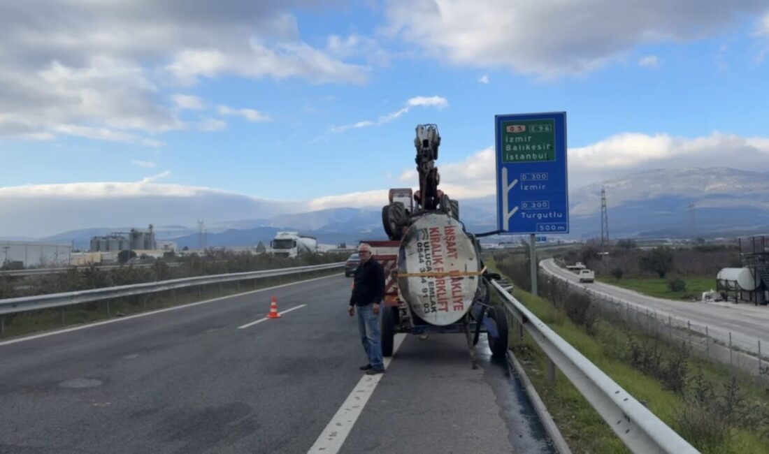 İzmir'in Kemalpaşa ilçesinde otomobil ile traktörün çarpıştığı trafik kazasında 2