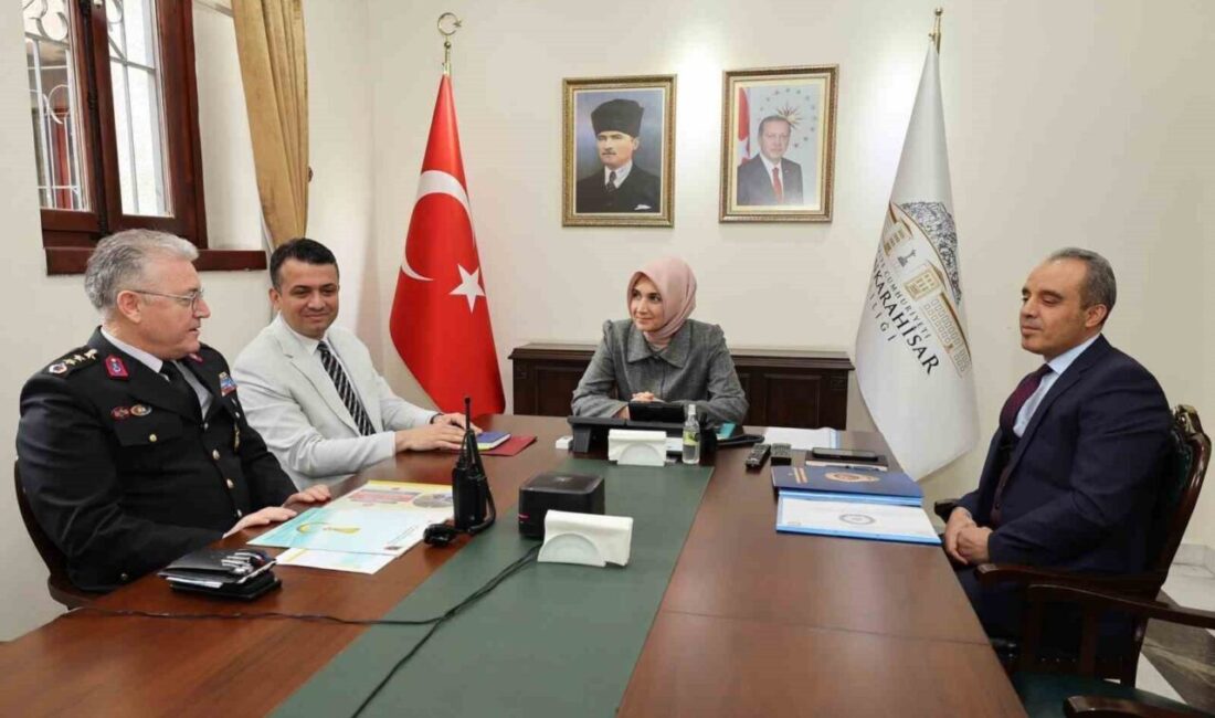 Afyonkarahisar’da Ramazan Bayramı tedbirlerinin masaya yatırıldığı toplantı gerçekleştirildi.
