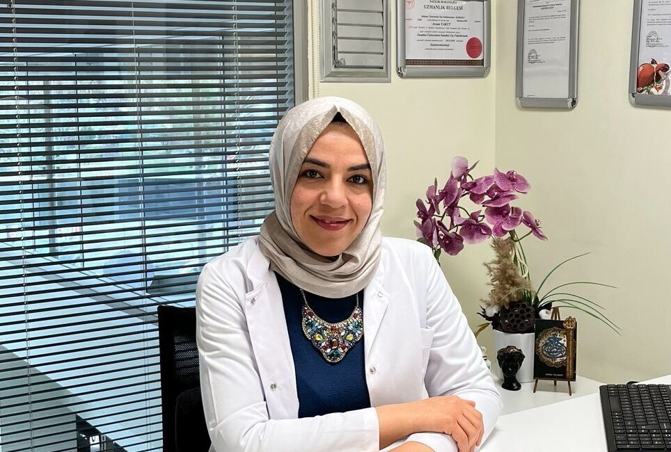 Medipol Üniversitesi Sefaköy Hastanesinden Gastroenterolog Dr. Öğr. Gör. Aysun Yakut,