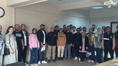 Afyonkarahisar’da polis tarafından acil sağlık hizmetleri personellerine ‘Adli Vakalarda Maddi