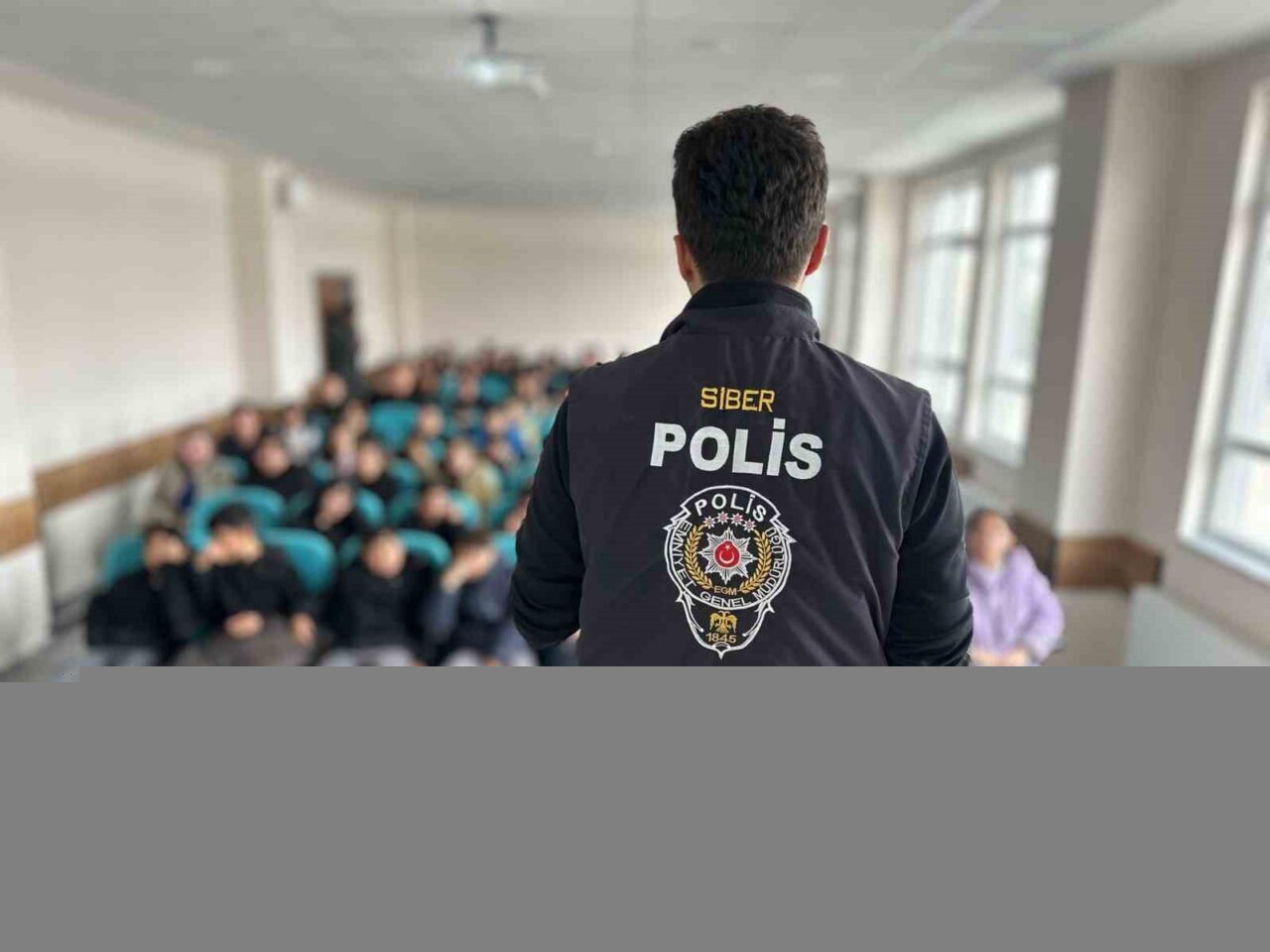 Afyonkarahisar İl Emniyet Müdürlüğü tarafından güvenli internet ortamı çerçevesinde okul