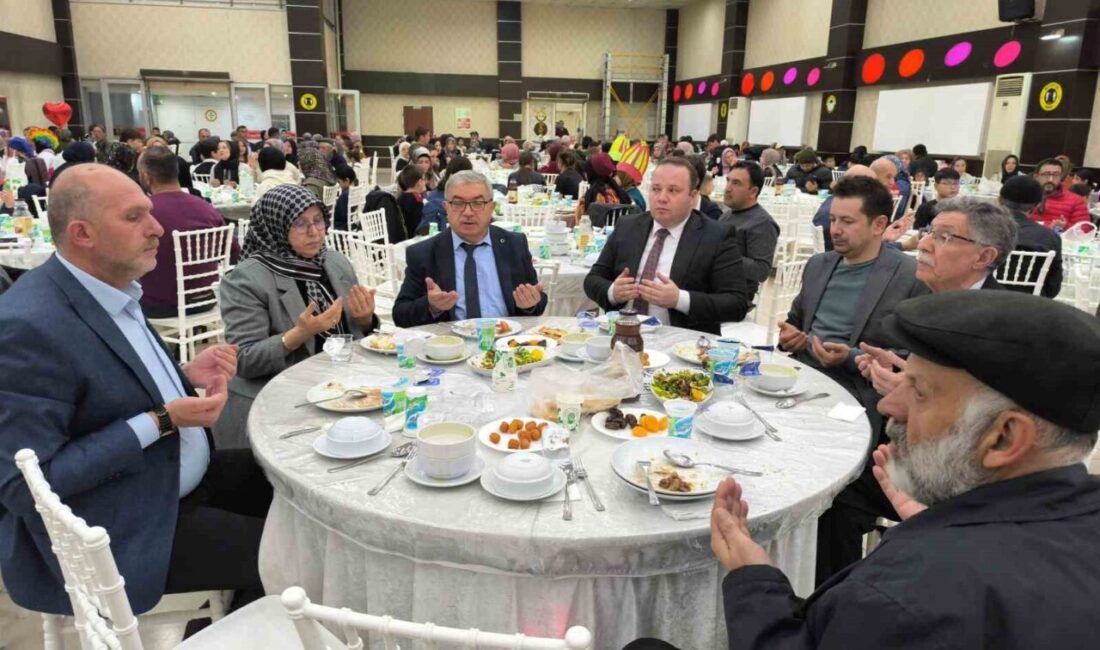 Afyonkarahisar’ın Şuhut ilçesinde yetim çocuklara yönelik yardım kampanyası gerçekleştirildi.