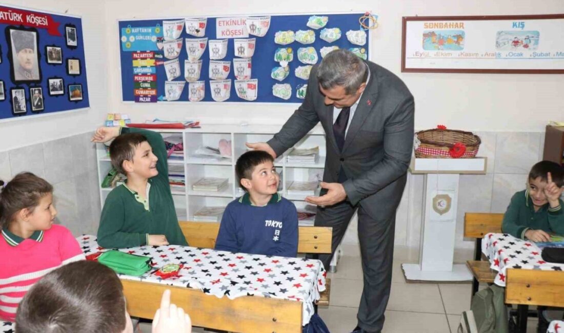 Afyonkarahisar İl Milli Eğitim Müdürü Miraç Sünnetci, Kazım Özer İlkokulu’nu
