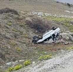 Afyonkarahisar’da kontrolden çıkarak takla atıp şarampole giren otomobilde 1 kişi