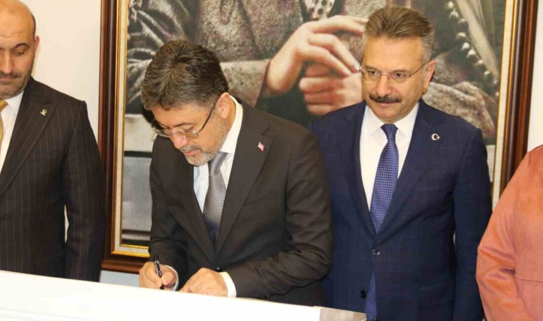 Tarım ve Orman Bakanı İbrahim Yumaklı, Eskişehir Valiliğini ziyaret etti.