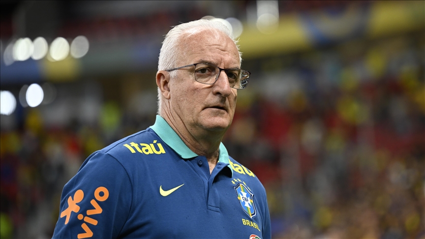 Brezilya Milli Futbol Takımı, teknik direktör Dorival Junior ile yolların