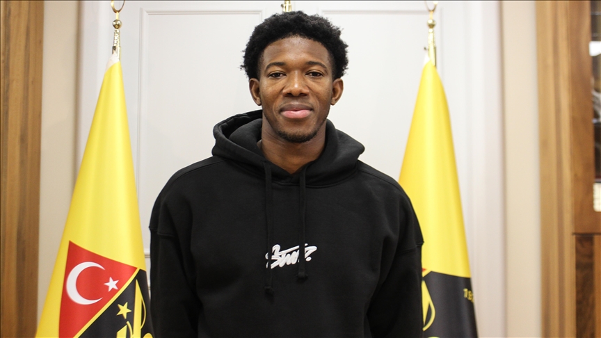 Üniversite eğitimi için memleketi Mali'den İstanbul'a gelen Gaoussou Diarra, Trendyol