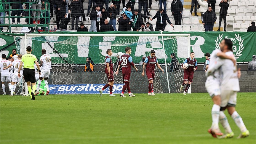 Trabzonspor, Trendyol Süper Lig'in 26. haftasında deplasmanda TÜMOSAN Konyaspor'a 1-0