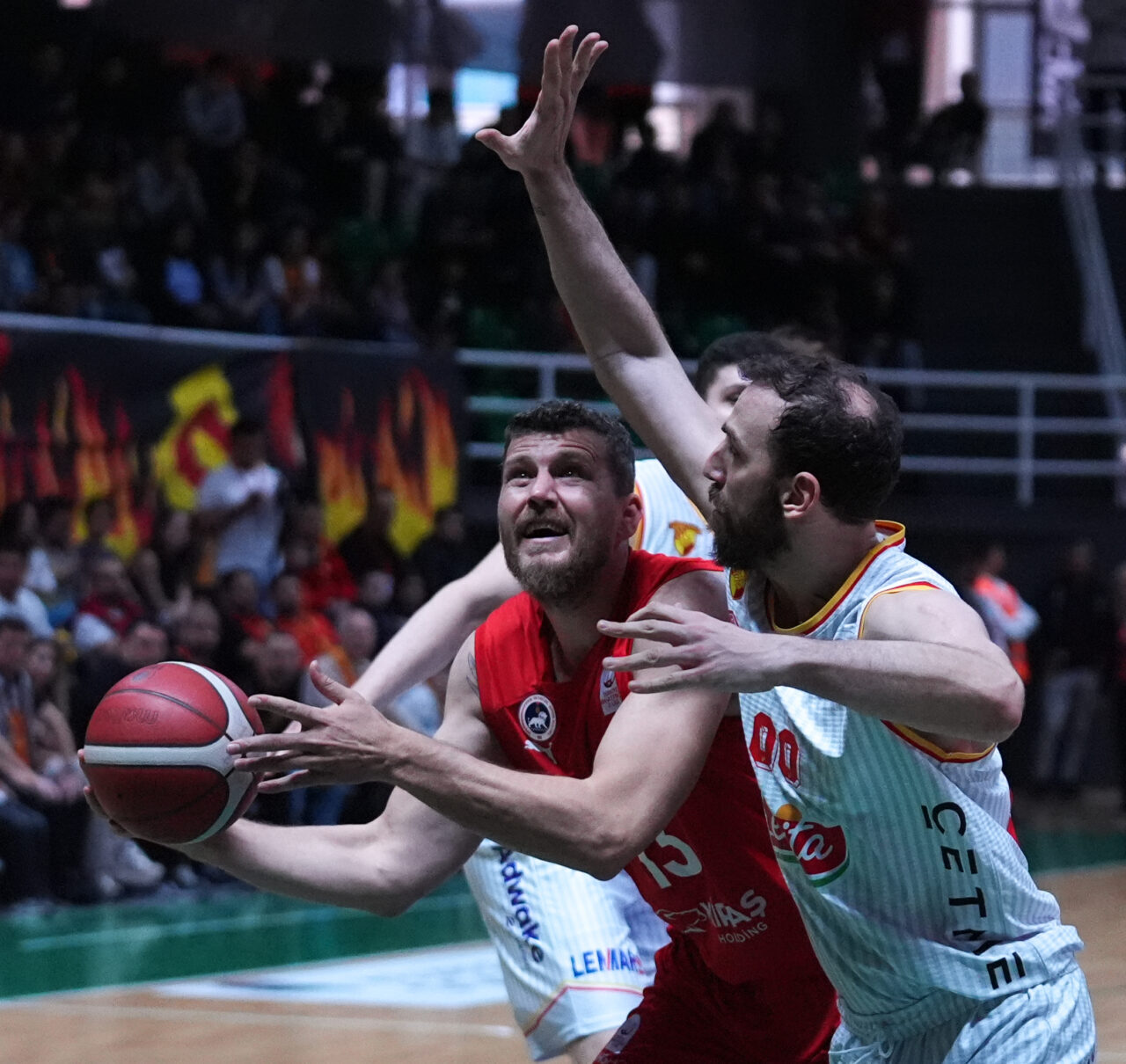 Türkiye Basketbol 2. Ligi Final Grubu'nda ilk maçlar yapıldı.