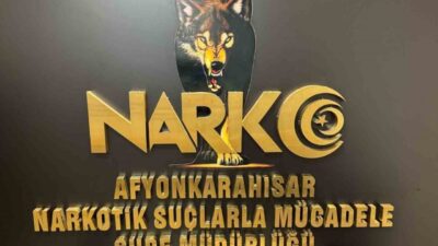 Afyonkarahisar’da polis tarafından kontrol noktasında durdurulan araçlarda 750’ye yakın uyuşturucu
