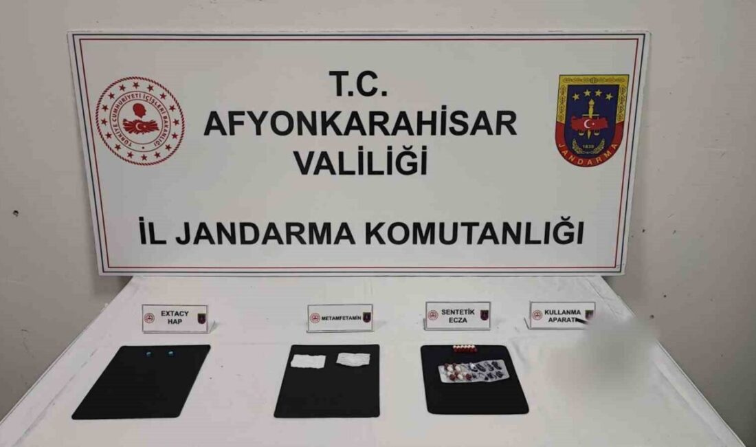 Afyonkarahisar’da jandarma ekipleri düzenledikleri uyuşturucu operasyonunda 4 kişi gözaltına alınırken,
