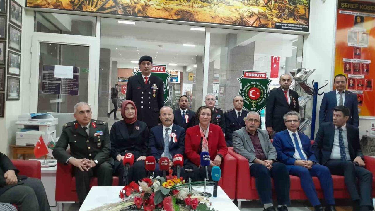 Afyonkarahisar Valisi Doç. Dr. Kübra Güran Yiğitbaşı, 18 Mart Çanakkale