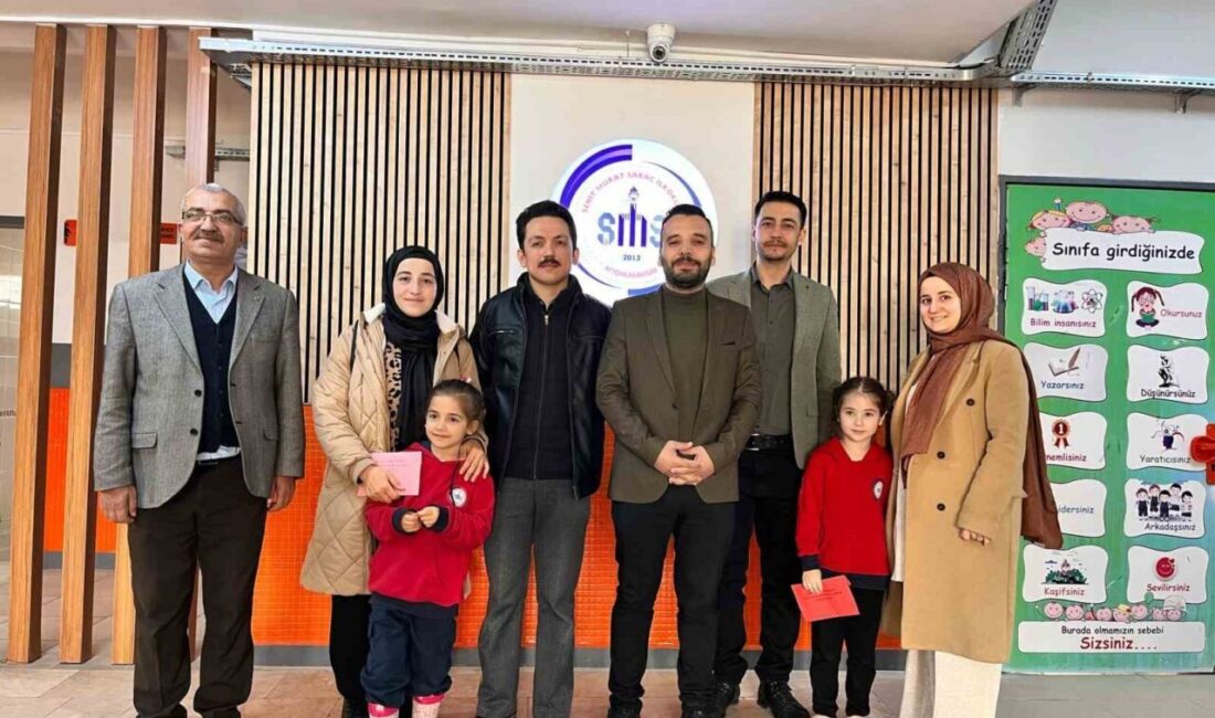Afyonkarahisar Şehit Murat Saraç İlkokulu’nda velilere yönelik gerçekleştirilen ‘Kitap Okuma