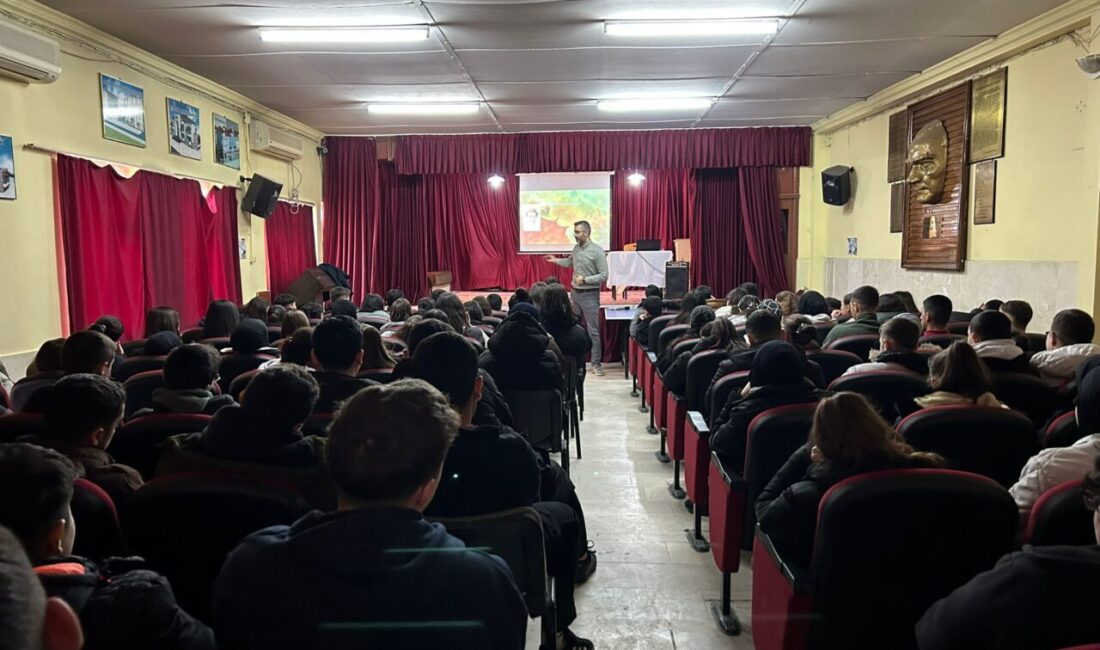 AFYONKARAHİSAR (AA) – Yeşilay Afyonkarahisar Şubesi tarafından kentteki 14 lisede