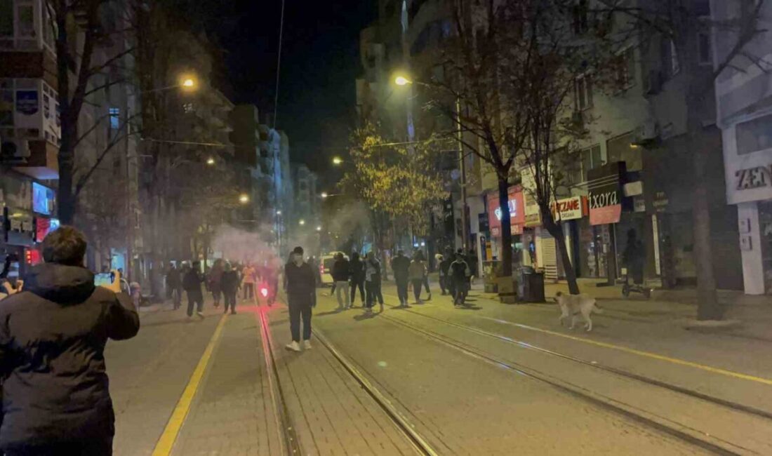 Eskişehir’de dün gece toplanan ve polis kontrolünde yürüyüş yapan, daha