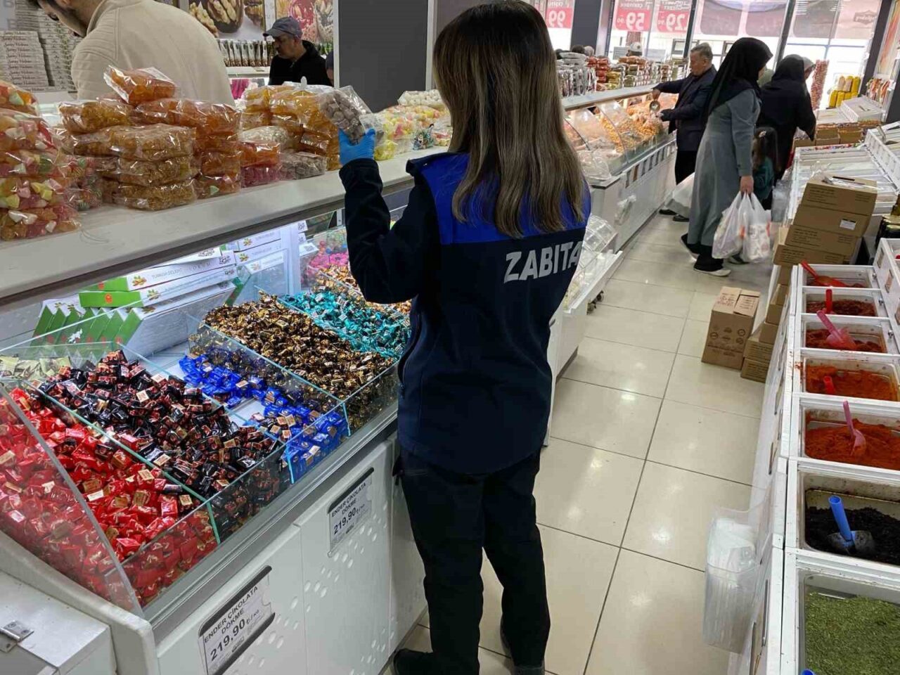 Bilecik Belediyesi Zabıta Müdürlüğü ekipleri, ramazan bayramı öncesinde Bilecik’teki birçok